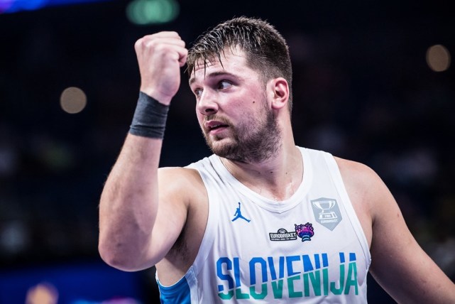 球先被中卫 球先被中卫