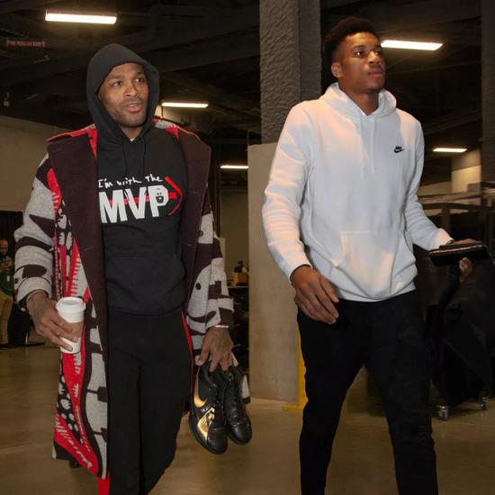 当年临危受 当年临危受