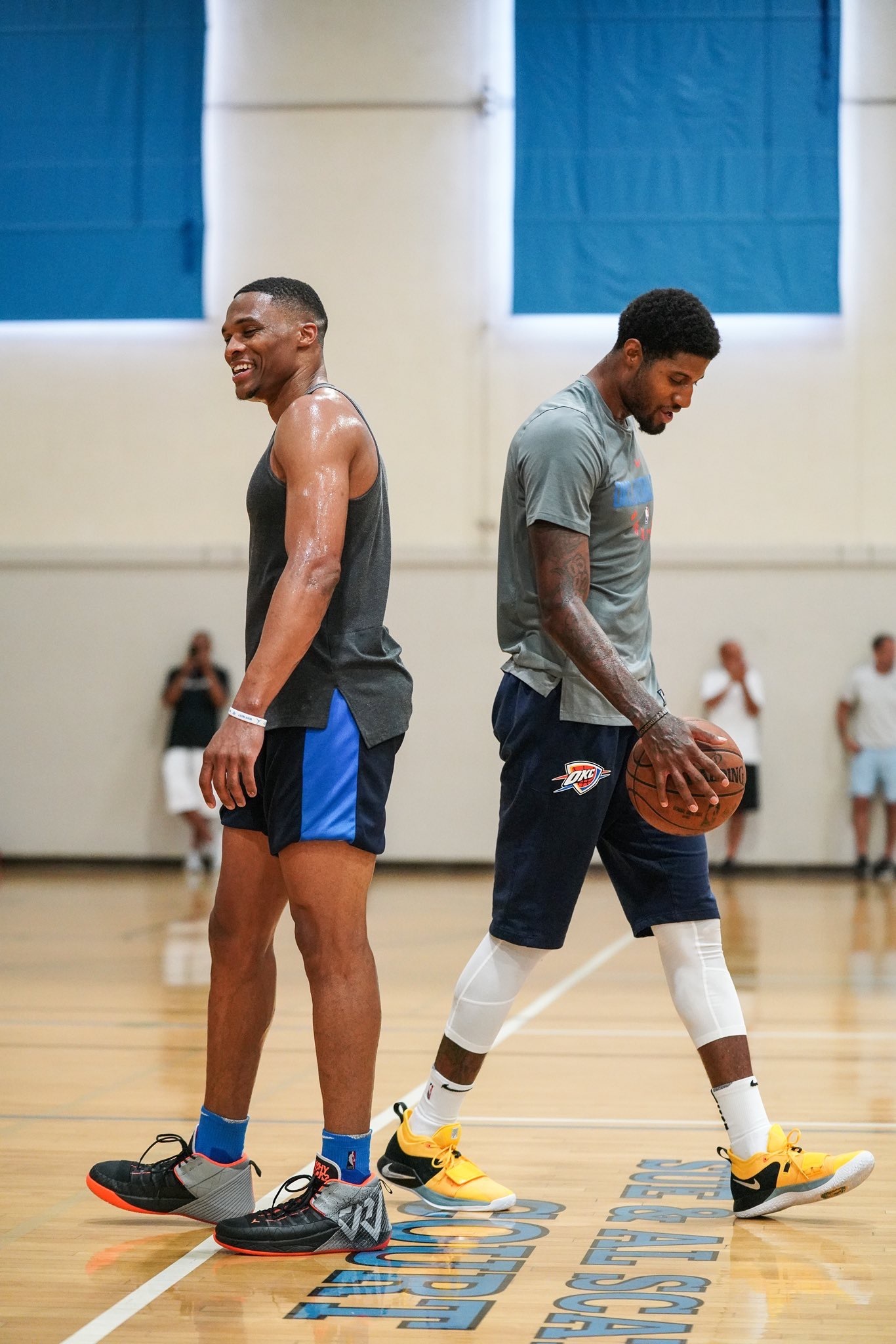 侧翼拼图 侧翼拼图